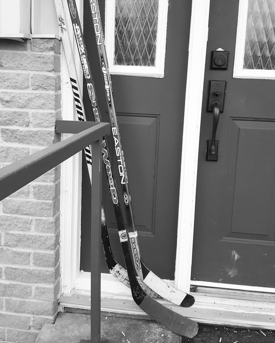 SteveBoxma's tweet image. Prayers to all of the Humboldt Broncos, their families and the town. #HumboldtBroncos #HumboldtStrong #putyoursticksout