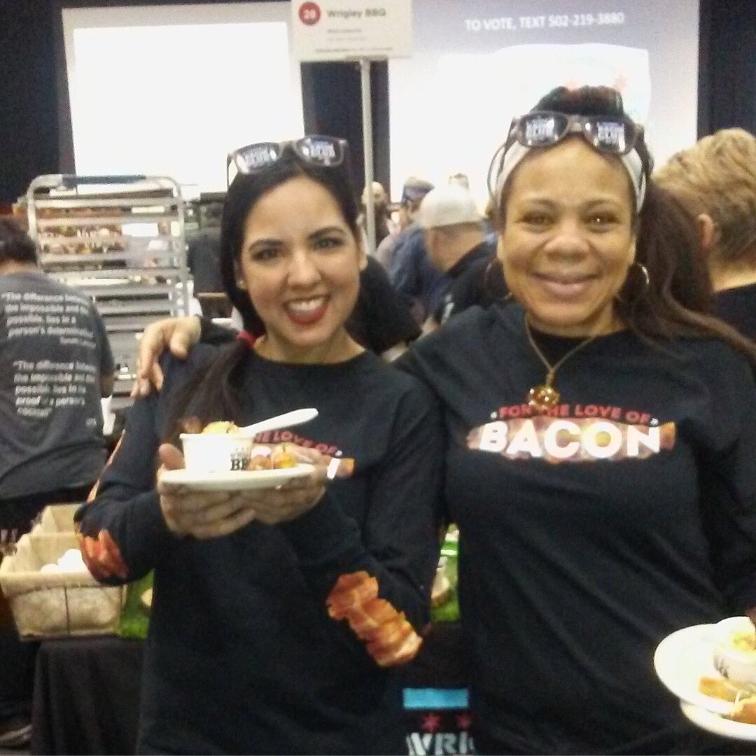 GTUniverseINC's tweet photo. Had a blast at this year’s @BaconFestCHI w/ @jewelosco, @HormelFoods & of course #JoJo!
.
#BaconFestChi #baconfest #baecon #fortheloveofbacon #poweredbyGT https://t.co/BhbHEgodLV