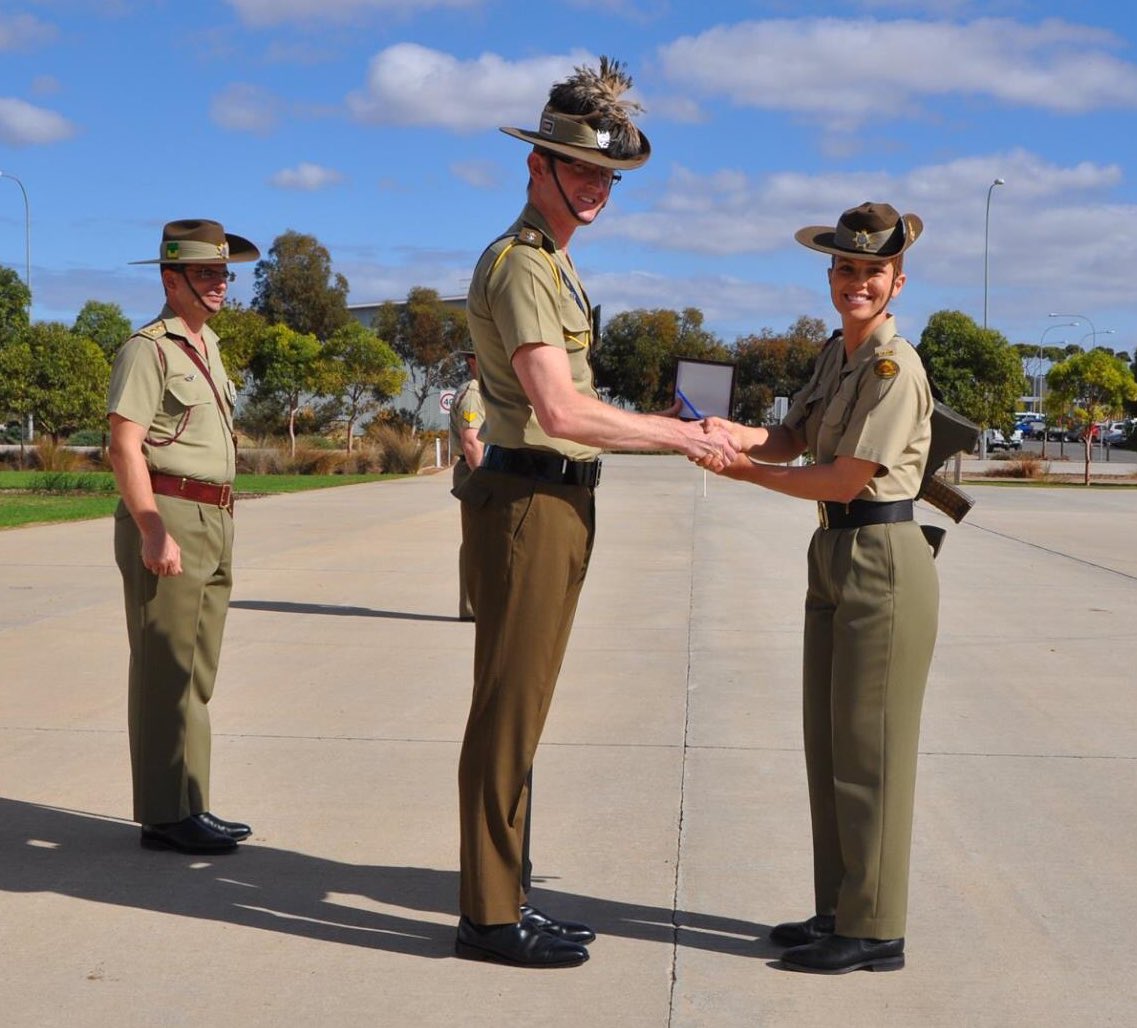 Wal_Walford69's tweet photo. Well done Private Beard from #9FSB receiving the CO/CI Award on Subject One Corporal - Army course at RAAF Edinburgh a great future leader @CO9FSB @17CSSBDE #readyrelevantregarded https://t.co/3ObIXsMWVB