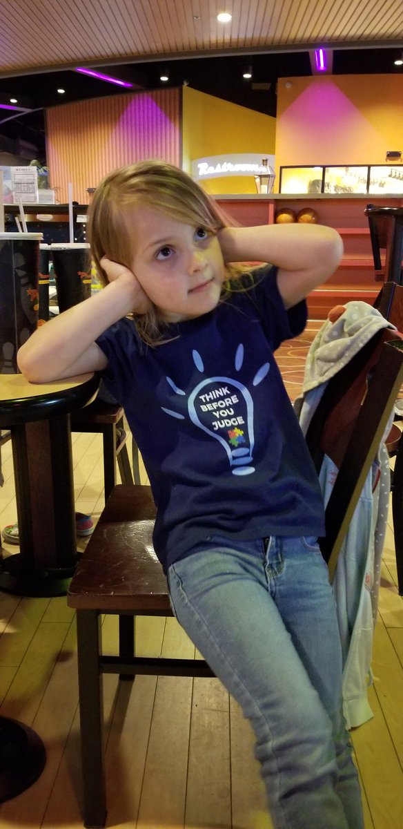 thesainttiger's tweet photo. Noise cancelling headphones can really make a difference for Harley when we go out and about, especially to a bowling alley. #AutismAwarenessMonth #LightItUpBlue #iwearblueforharley #HarleyQuinn https://t.co/STf27AZUz0