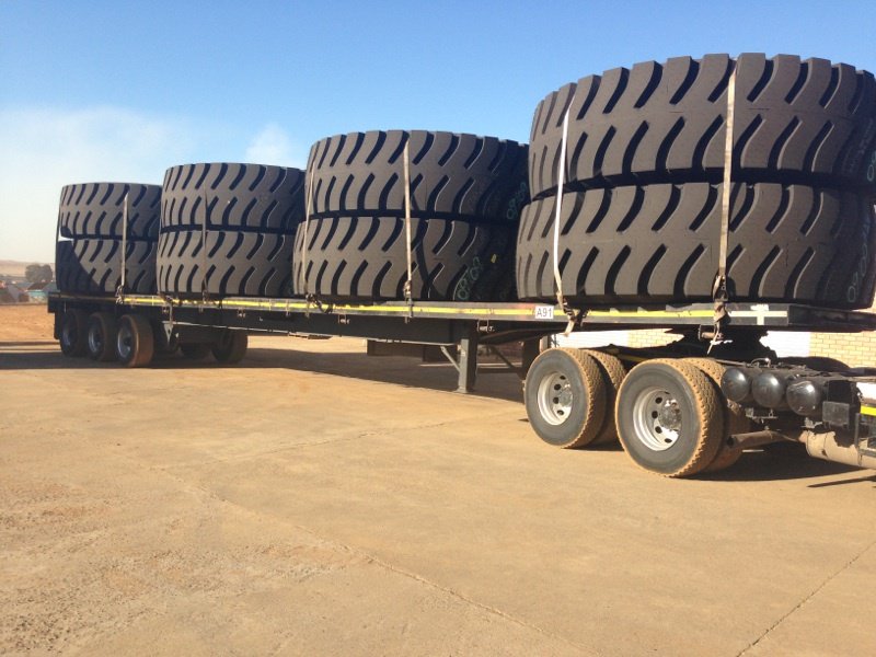 psilogisticsllc's tweet photo. Happy Monday ya'll! Stay safe on the roads!

#hauling #shipping #trucking #tires #oversizetires #logistics #PSILogistics https://t.co/j2N1VOPQ5P