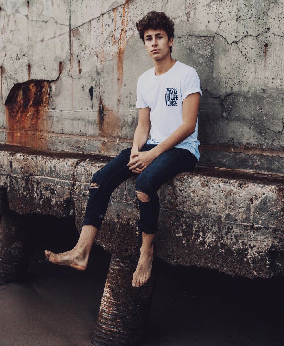 tuinfluencer's tweet photo. RT si Juan de Dios
LIKE si Juanpa Zurita 

Like y RT si los dos 😍 https://t.co/891ommQbv4