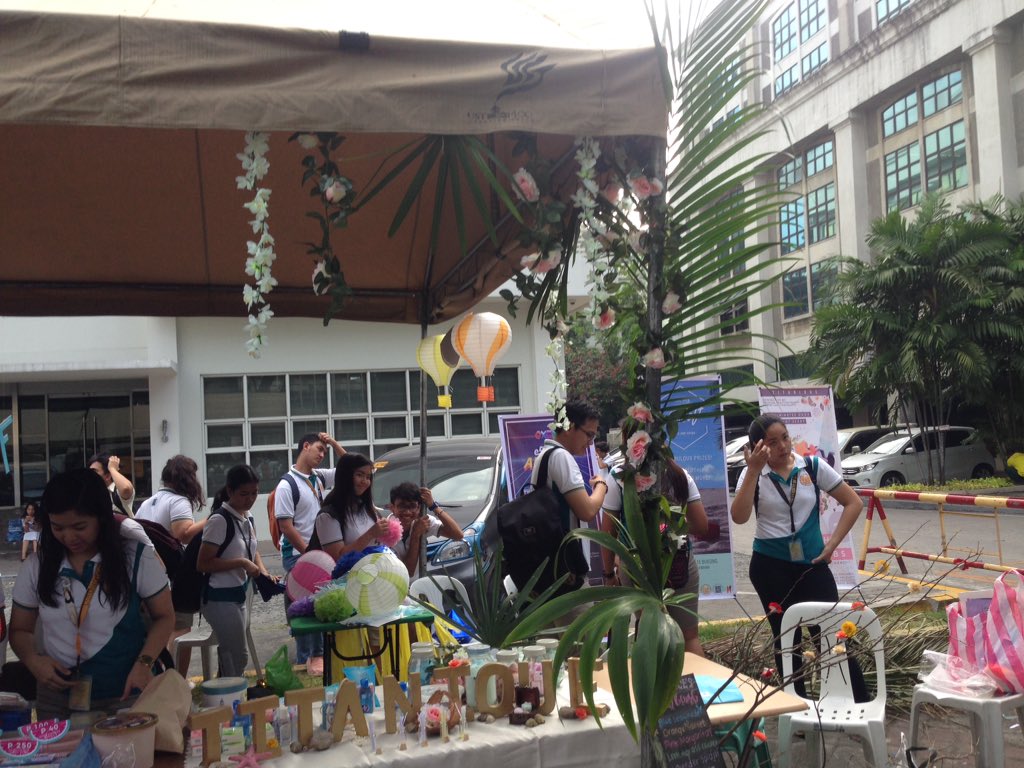 TitaniquePh's tweet photo. Happening now in front of the UST Tan Yan Kee building #EntrepBazaarDay1 #DropItWithConfidence https://t.co/wBAjpszYPA