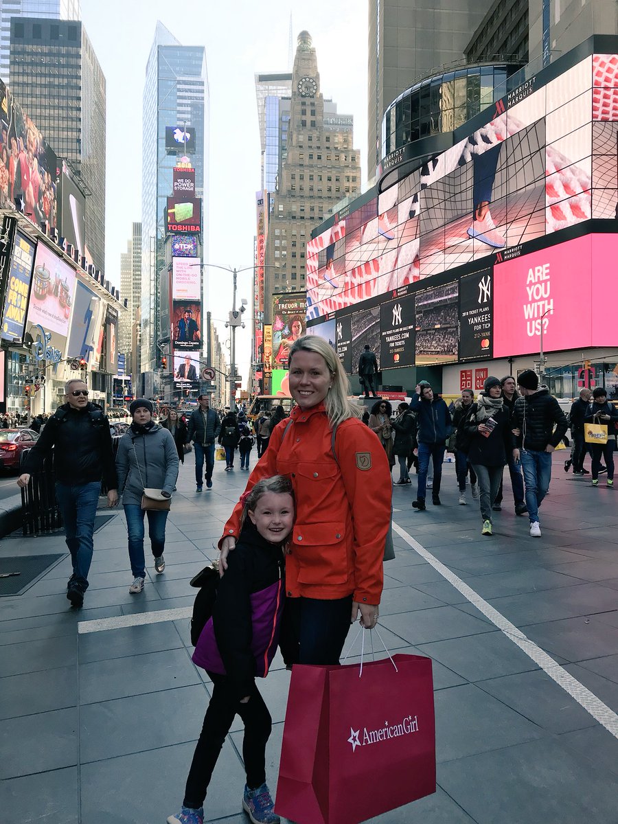 GarrityJenny's tweet photo. Spring break #MakingMemories #NYC https://t.co/Ml3vO6Xv1d