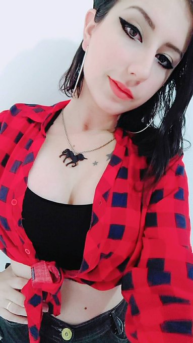 Watch Giu Hellsing's leaked NSFW photo on TwXstars