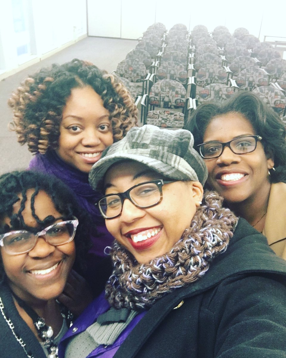 Elo_AdolphiCSU's tweet image. Yesterday after our chapter meeting!!! #AlwaysEndeavoring #DOI 💜💜💜💜