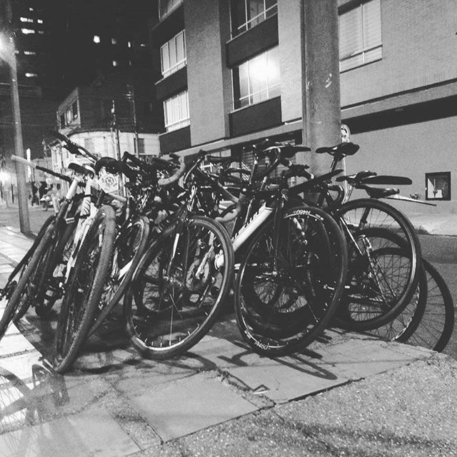 bicimail's tweet photo. ESTAMOS LISTOS! 🚴���♂️🚴♀️🚴♂️💌Actitud, empeño, velocidad y disponibilidad total. 📞☎SOLICITA Y AGENDA TU SERVICIO +573195392081 #Bogotá #WeAreBicimail #Ciclismo #MessengerLife #BikeLove #FixedGear #CyclingLife #Bike #LaBici #FelizLunes #BikeLife #Cycling #Happy #Monday https://t.co/KOzd98GnoR