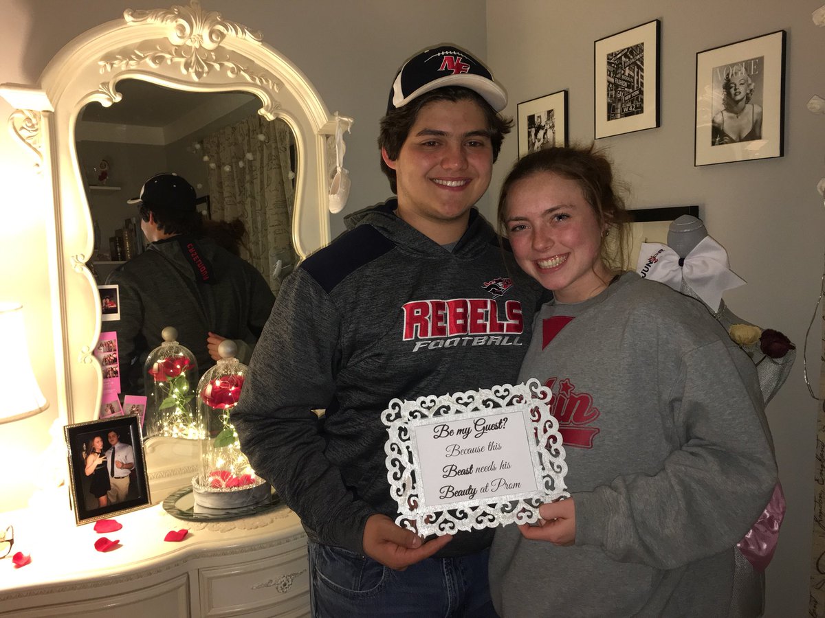 nfhsprom2018's tweet photo. Maria and Kenny are going to prom!!❤️🥀 https://t.co/EhzkuXZnbW