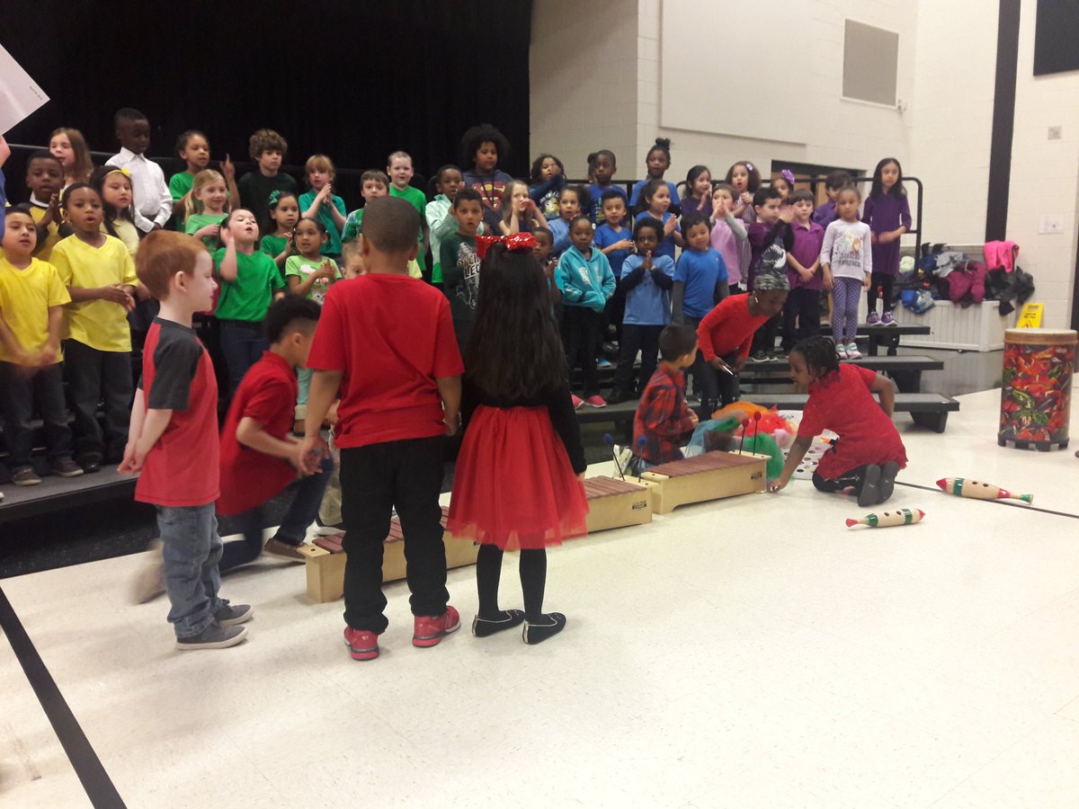 MrsBiteng114's tweet photo. I am so proud of my class!  You did an amazing job at the concert tonight! Thank you @MissRohrbach! #TigerKinders #triangletigers #SpingConcert https://t.co/kTcXny1JL2