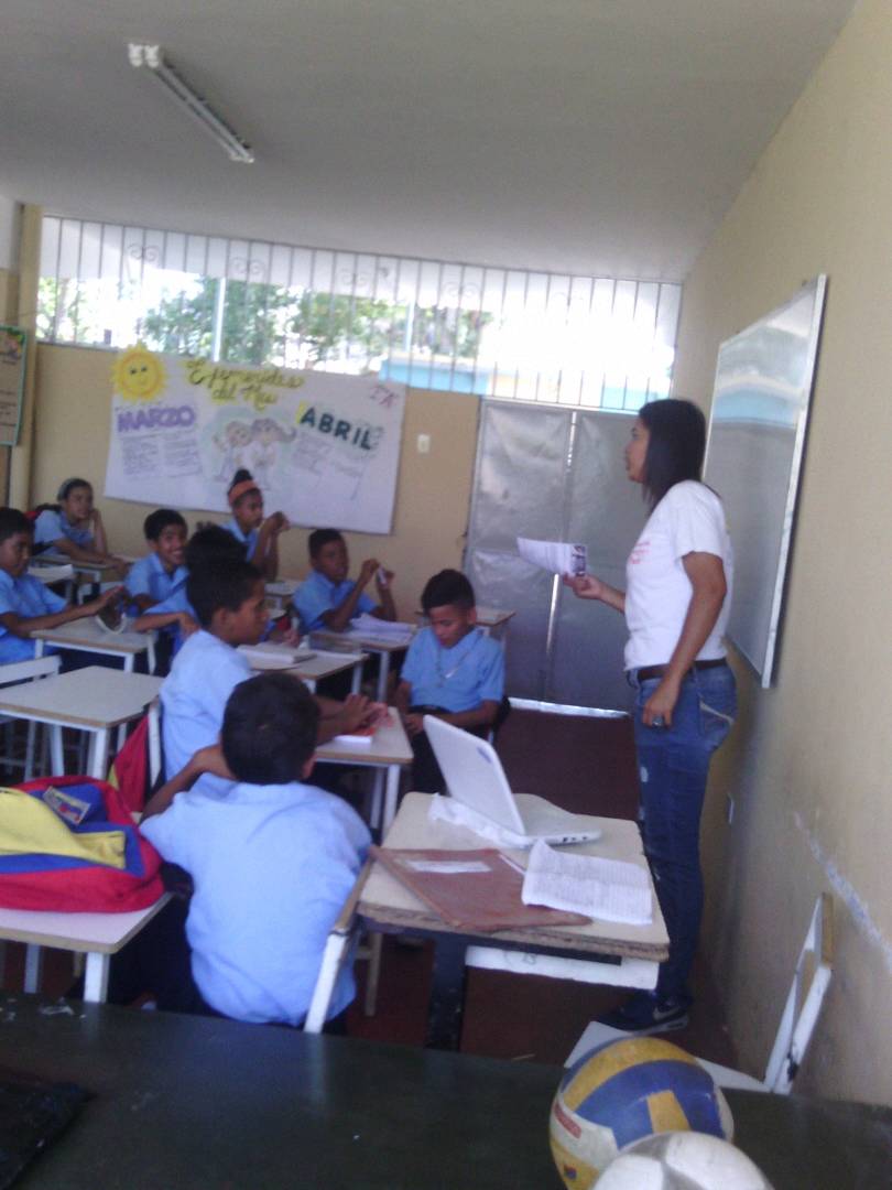 MPV_Miranda's tweet photo. Sensibilizar a nuestros niño es tarea de todos y para ello debemos sumar voluntades para hacer la atención de forma directa, @FunMovPazyVida y @SENADESMIJP visitaron al colegio Alberto Smith de Ocumare del Tuy. #VenezuelaTrabajaYAvanza para lograr la victoria de @NicolasMaduro https://t.co/blSxowlPT6