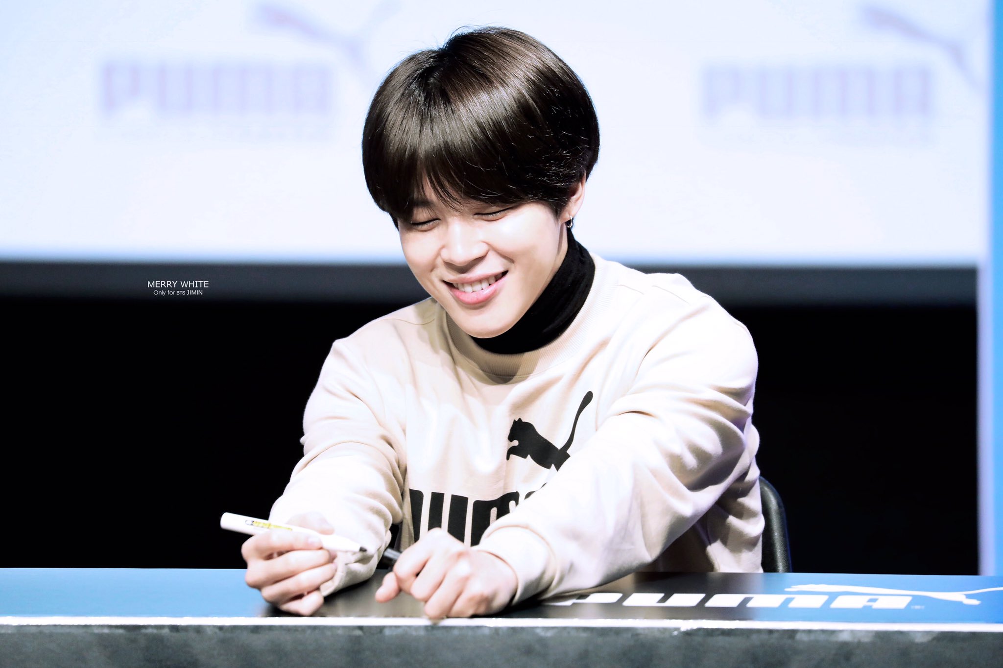 DaYYeZeU8AIyonj?format=jpg&name=orig