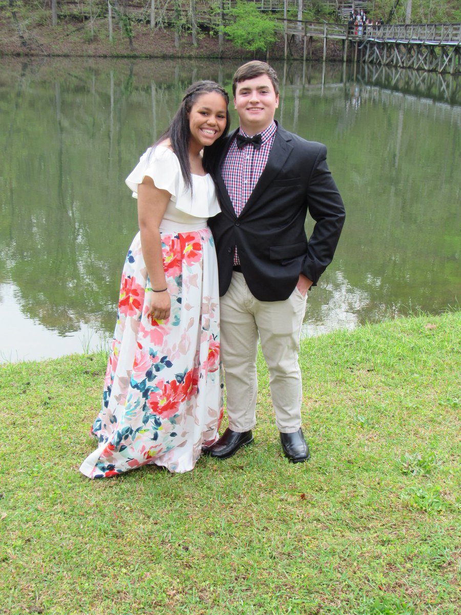 Barrow4H's tweet photo. Three of our senior’s looked gorgeous &amp; handsome at 4-H prom Saturday night! https://t.co/rVeAlerumA