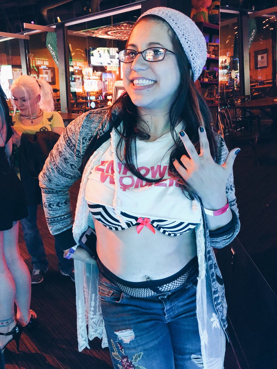 Selina Kyl on X: more of @ellie_boulder being a cutie + a candid @ NerdgasmGirl in the background! also a very drunk me with the stuffed hulk  i won with all my tickets!