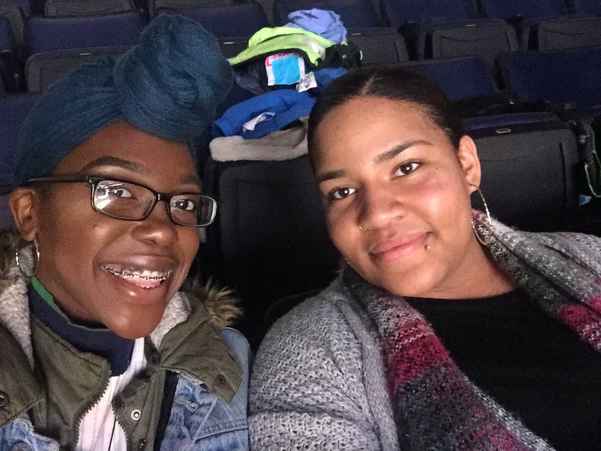 thatgirl_hajo's tweet photo. Timberwolves Game!!! #packsix https://t.co/TkRNGI4BwX