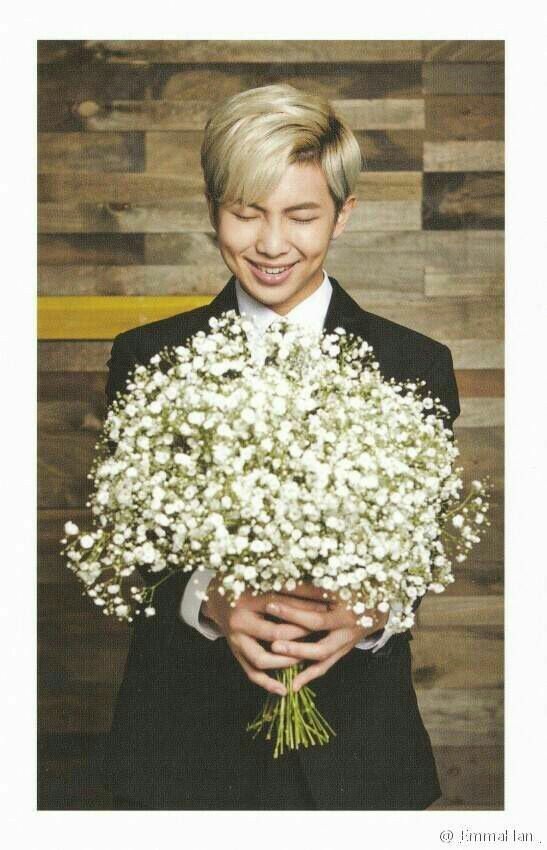 KatihVargas's tweet photo. ❤❤❤❤❤❤❤❤❤❤
> > edad perfecta para casarse < <
         N  A  M  J  O  O  N 
           [ a los 31 años ]

{podemos llegar a 200rts por favor?}
@BTS_twt 
#PremiosMTVMiaw 
#MTVBRKPOPBTS 
💙 https://t.co/2oL6Vwj9z5