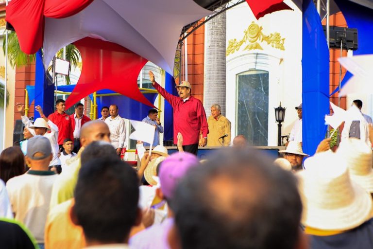 VTVcanal8's tweet photo. Se prohíben desalojos ilegales de comunidades campesinas en territorio venezolano https://t.co/wIoct9P5PD  https://t.co/oo1aHOElsI