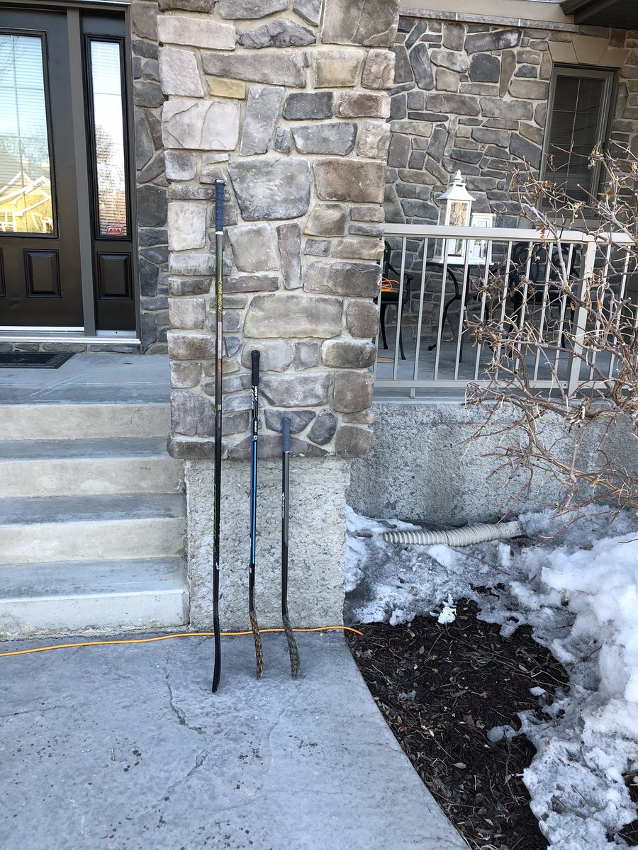 joshgreen204's tweet photo. #HumboldtBroncos #humboltstrong 💚 https://t.co/08iuwZc6KF