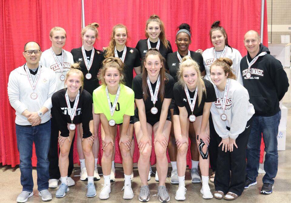 DanessaGray's tweet image. These girls deserve every ounce of the hardware around their necks. An incredibly long fight: 3 matches, 2 tie breaker games, 10 total sets and 7 hours later, we grabbed that bid. #detroitbound #imagestrong @londynjgray