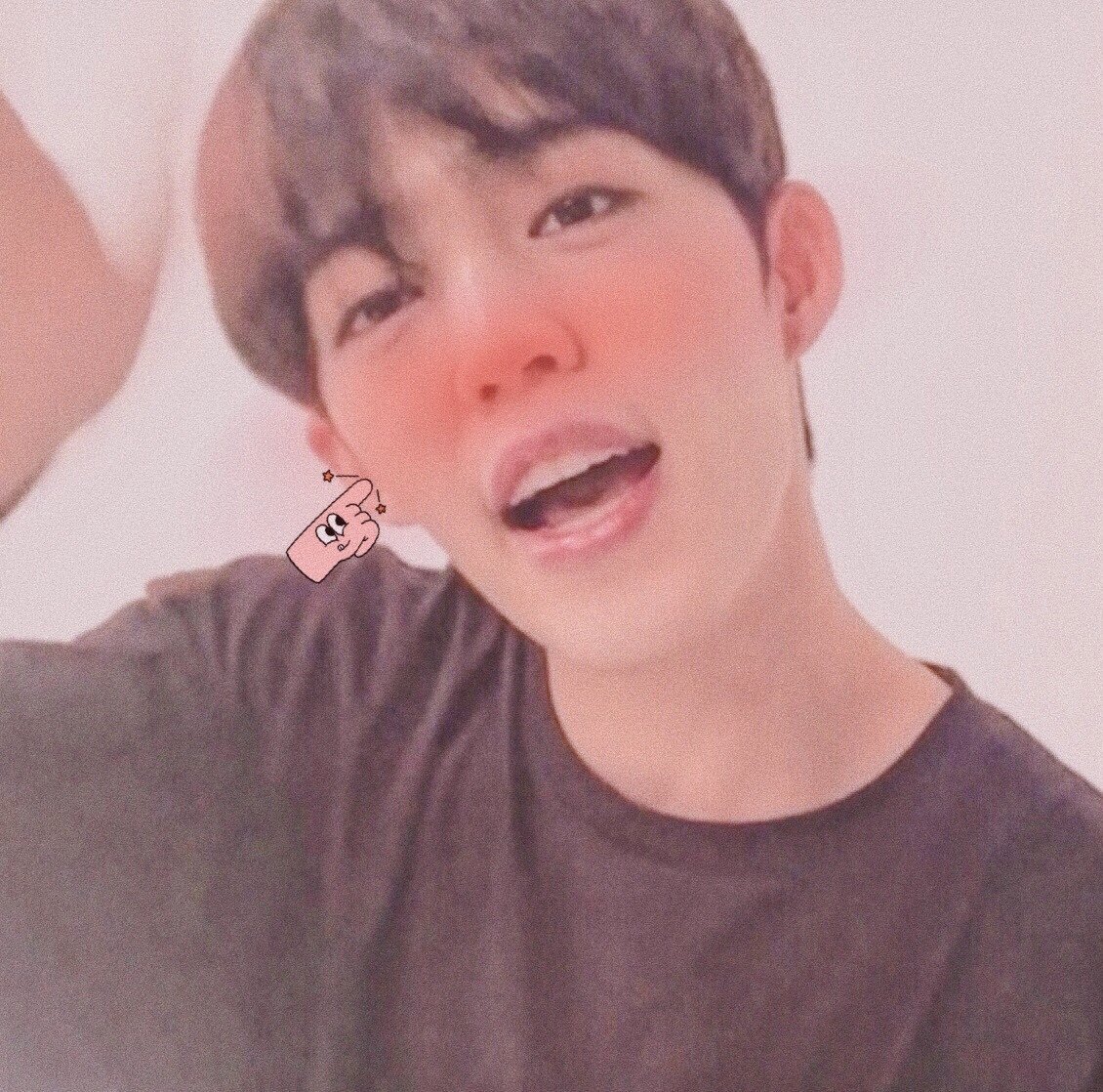 :¨·.·¨:        
 `·.✎_ #SEUNGCHEOL ♡⃗ #에스쿱스

      ˗ˏˋ he loves you a lot too ˎˊ˗