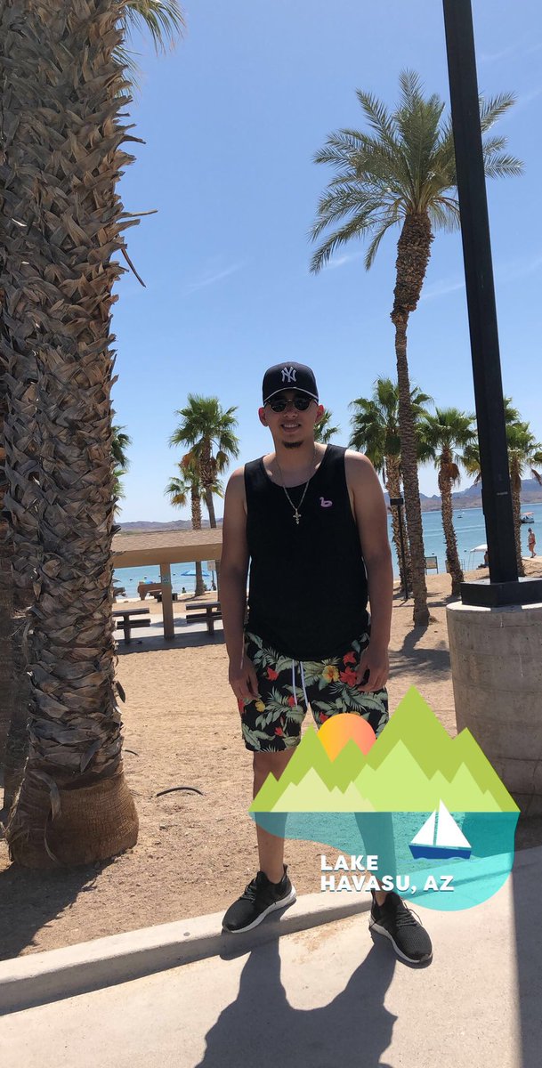 areeelioz's tweet photo. Spent the weekend in Arizona with my boo🌞👓 https://t.co/zuNVF3lrAA