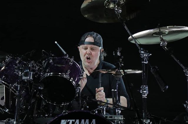 DarkSanti97's tweet photo. Imágenes de lo mejor que dejó la presentación de la banda el día de hoy en Stuttgart, Alemania. #MetInStuttgart #MetallicaRules 🙌🏻🙌🏻🔥✌🏻️🌟 https://t.co/ww0RXA5Lz2