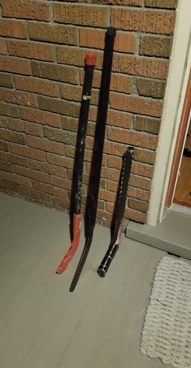 C_McCully's tweet photo. #putyoursticksout #HumboldtBroncos #itsnotthesizeofstick  #humboltstrong https://t.co/DGm9Sk3vFA