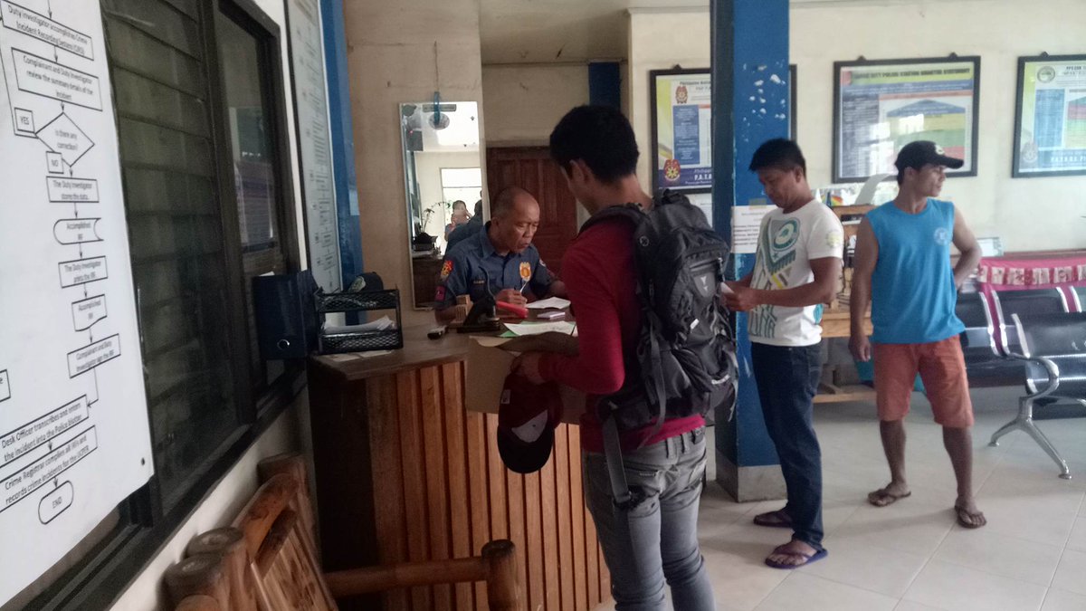 PNPtabukcity's tweet photo. SPO4 Ambrocio Gammad assisted clients in securing Police Clearance and other matters concerning Police interventions.
#QualityServiceLane
#PATROLPLAN2030 @PNPKalinga @PpscKalinga @ProcorRpcrd @PRO_Cordillera @rwinp88 https://t.co/xaQ6ojEvQt