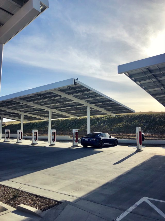 archduke_97's tweet photo. My favorite spot. #reststop #tesla #supercharger #kettlemancity #models #ev #nogas #archduke #evhang #thankselon #hookup #monday #mondaymotivation #juiced #solo #allalone #recharge https://t.co/adeVt13IQa
