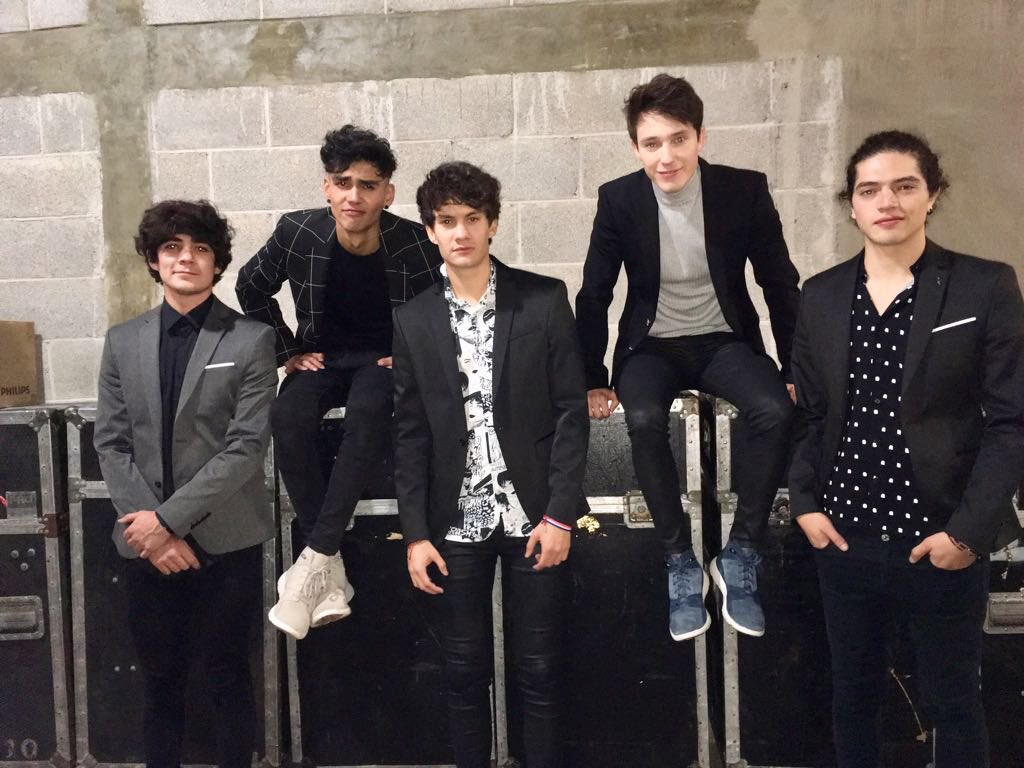 CamilaOrda's tweet photo. @Premios_MTV2018 @marblu510 @CNCOmusic @CD9 Obiamente que a mis castores
de @CD9
❤❤ #coderpawer https://t.co/WTSschR3f4