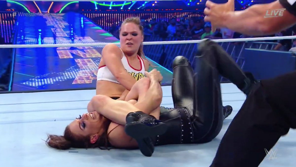 Genuine_Geo's tweet photo. @RondaRousey #DontMessWithRowdy https://t.co/uwKpRAilBB