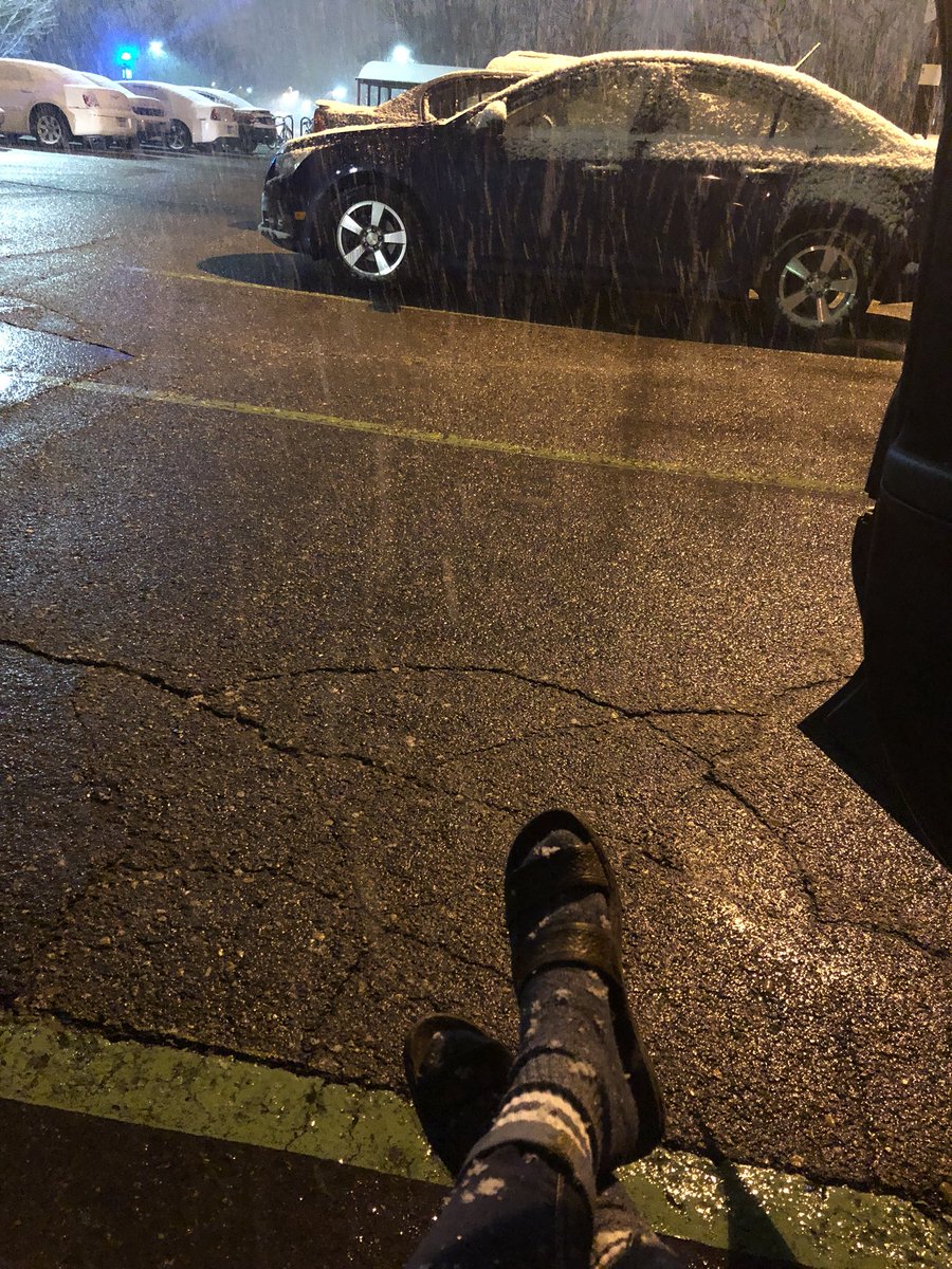 rasmith1228's tweet photo. It didn’t occur to me when I left in sandals this morning that I could return home to a blizzard... #longwalkfromthecar https://t.co/L9O5RGPt6z