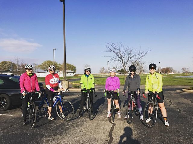 jgrimsjones's tweet photo. These five badass ladies helped kick off the beginning of our Monday Ladies' Ride! Thankful for a mostly sunny day and all the positive vibes from these awesome women.  #ambador #PearlIzumi #endureandenjoy365 #ladiesride #nomorewinterplease #legendsoutfi… https://t.co/2h0JLN9nD5 https://t.co/NOjVtz3Chr