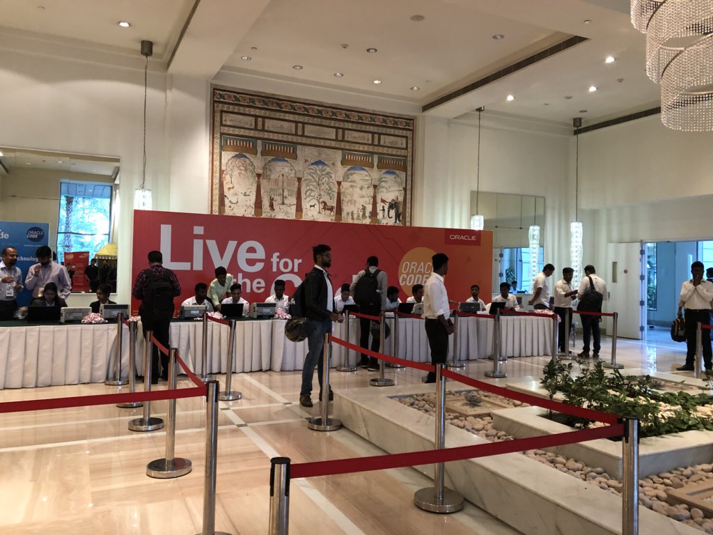 LoriLorusso's tweet image. Calm before the storm #OracleCode Bengaluru #odevcommunity