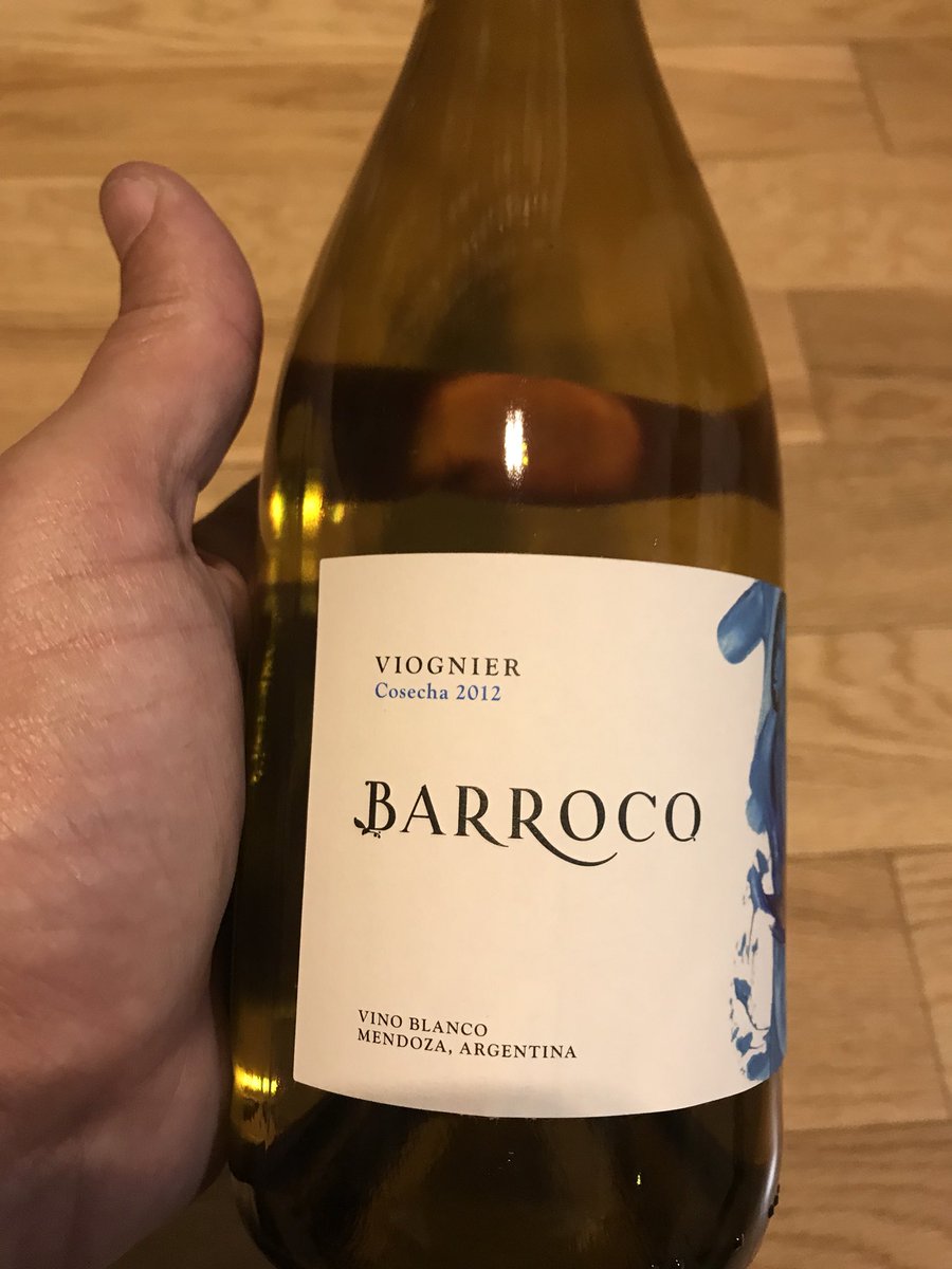 bonvino_ar's tweet photo. Comenzó el otoño y seguimos descorchando blancos, el elegido de hoy #Agua un #viognier de gran complejidad aromática, seductor, fresco y frutado. Perfecto para comenzar la semana. Salud !! https://t.co/gEDNOIsLHc
