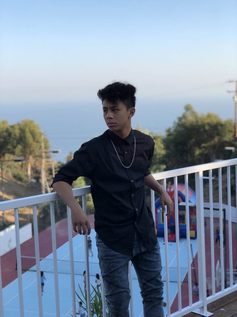 Itsme_ErikaG's tweet photo. HAPPY BIRTHDAY KENNY! @kenpsanjose we have the same birthday i wish you'll notice me. 😭💖 LOVEYOU KENNYY i'm always here to support youu. 😍 https://t.co/EX29alSfaW