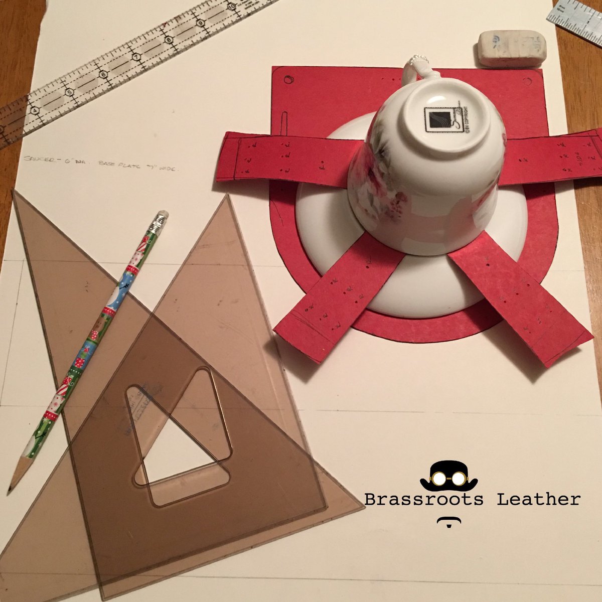 Brassroots_Lthr's tweet image. Was about to go crazy making a new pattern...when I searched my old one and it works just fine. Some editing to it, but otherwise ready to go!
.
.
#leatherpattern #savedpatterns #dontthrowanythingaway #teadueler #leatherteadueler #brassrootsleather