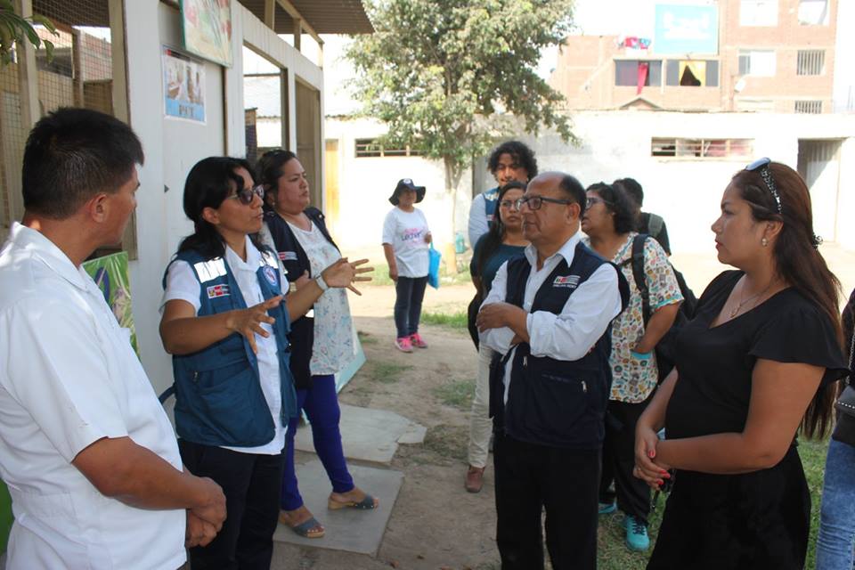 DirisLimaNorte's tweet photo. Dr. Augusto Tarzona, Director de @DirisLimaNorte, junto a la Dra. Mónica Meza, Directora de Digerd, visitó el Centro Materno Juan Pablo II para realizar las coordinaciones para la implementación y mejora de servicios de salud. 
Infórmate más en https://t.co/rix10gQz3M https://t.co/RbKU2Oefw0