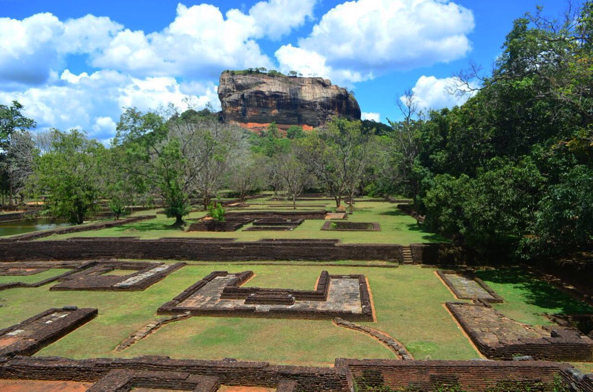 Because Sri Lanka has it all.. Pictured here is Sigiriya is an ancient rock fortress located in the northern Matale District near the town of Dambulla in the Central Province, Sri Lanka.
.
.
.
#srilankatourism #srilanka #travel #sigiriya #travelblogger #chennaiblogger #amazingSL