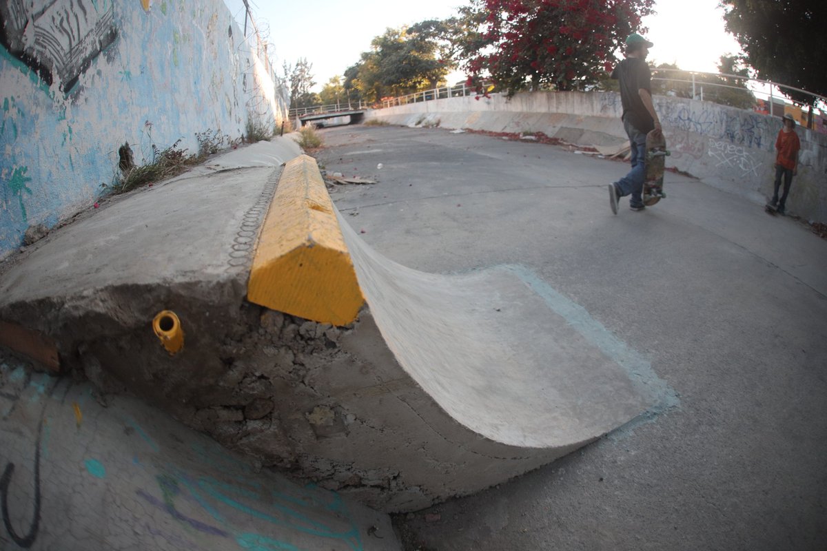malvfoto's tweet photo. También me gusta construir #skatediy #ciudadpatineta https://t.co/47Z1rx49T0