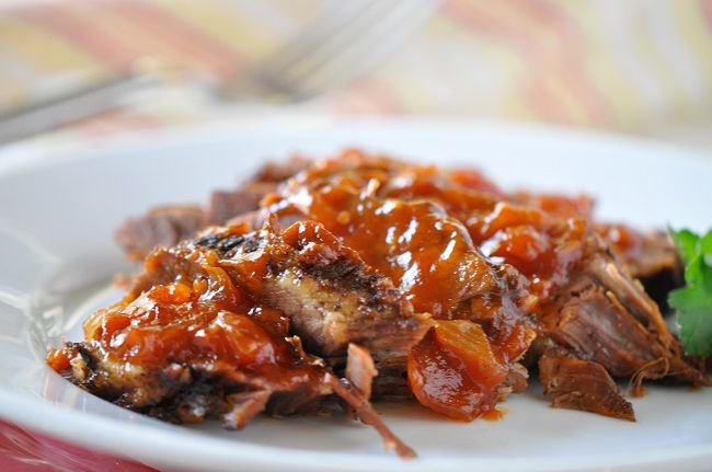 hollyclegg's tweet image. Simple brisket recipe with the most amazing Mango BBQ Sauce - the secret is in the sauce!  ihttps://buff.ly/2uJBn3j #slowcooker #easyrecipes #brisketrecipes