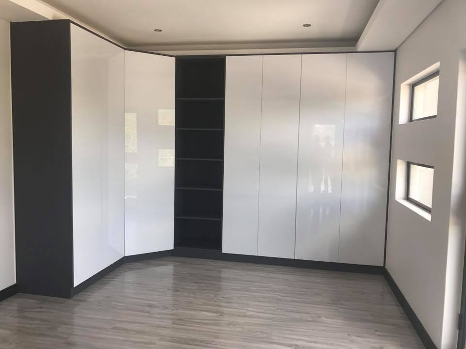 EmorKitchens's tweet photo. #tailoredtuesdays The Emor Kitchens design team will help take your room from a dream to a reality! Stop by our location in Northlands Deco Park for cabinet inspiration!
#roomdesign
#whatsnottolove
#dreamhouse
#builtincupboards https://t.co/OdYtKtrZcf