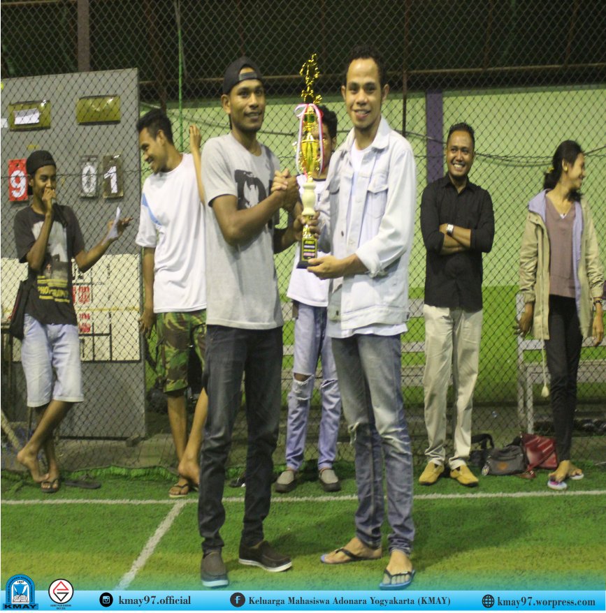 Kmay97_official's tweet photo. [TURNAMEN FUTSAL USAHA DANA PANITIA ADONARA CUP 2018]

Profisiat untuk tim yang menjuari pertandingan kali ini, yakni Juara 1 oleh Garuda Tua B FC, Juara 2 oleh Taga-Taga FC, dan Juara 3 oleh Keraton FC.

#KMAY
#KMAY2018
#TurnamenFutsal 
#AdonaraCup 
#KabinetPilarGemohing https://t.co/WS25wCJPkI