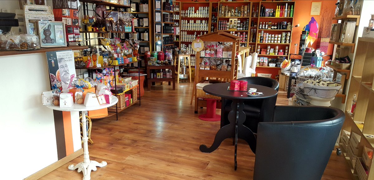 cannellevanill's tweet photo. Moment de détente en toute simplicité et convivialité.
Ca se passe comme  ça chez Cannelle et Vanille😊 https://t.co/uDtYI9GWbX