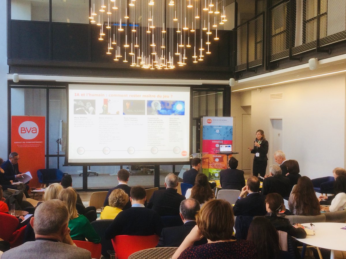 SiemensHealthFR's tweet photo. « L’intelligence artificielle est une des grandes #TendancesSante 2018, elle crée une valeur ajoutée immédiate à partir des nombreuses bases de données existantes. » @odilepeixoto de @BVASante. #Sante https://t.co/Twt1QDeZFk