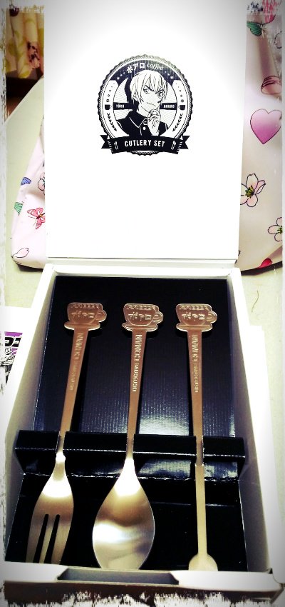 セブンイレブンのポアロのカラトリー付き前売り券、ゲットしてきた?箱からして可愛い!!使いやすそうなサイズ! 