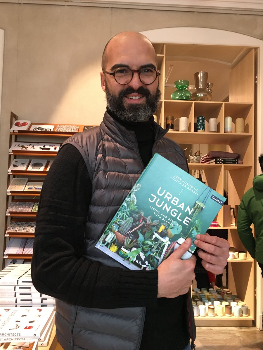 Hello guys @UrbanJungleBlog 😊👋🏻✨
So happy & honored to see your #urbanjunglebook in the #Copenhagen @DesignmuseumDK 
A book spread full of green love ☺️💚🙏🏼🌵🌴 #voltasolpot #therollingflowerpot #urbanjunglebloggers