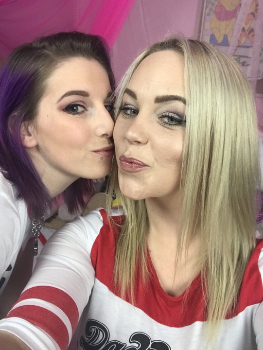 Come hangout on https://t.co/gh5mIK7Ri1 or https://t.co/7Y5Muf1Vyo https://t.co/s1tiCGTLoQ<a href="/tag/onmfc"class="tags"><span>#onmfc</span></a>