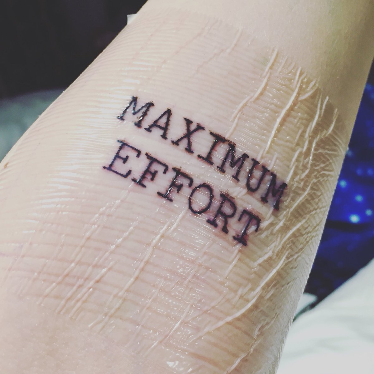 galain's tweet photo. New York tattoos come with fake skin. #firstclasstattoo #newyorkcity #tattoo #deadpool #fandomtattoo #travelling #maximumeffort https://t.co/RvXy6qGY6r