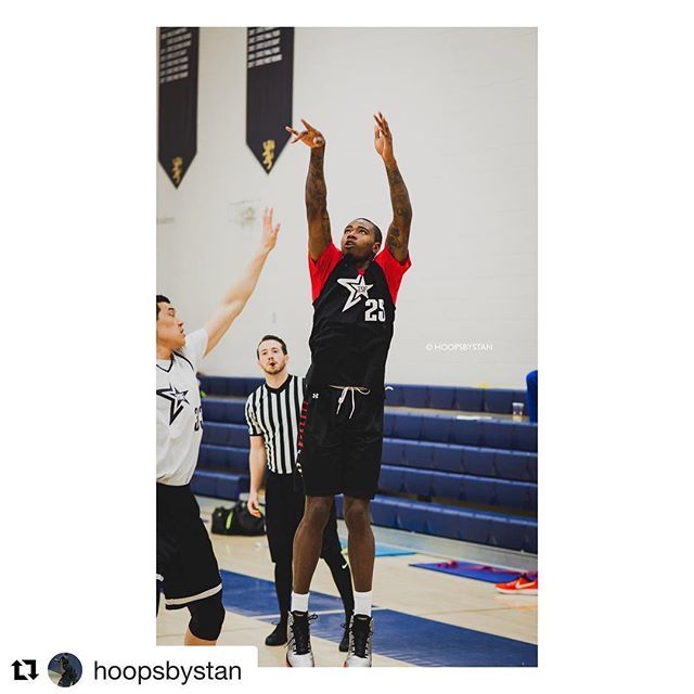 TheSkillFactory's tweet photo. #Repost @hoopsbystan with @get_repost
・・・
TSF Pro Runs 2018 | #hoopsbystan . @garyjclark11 .
.
.
#slamonline #sports #nike #adidas #adidasoriginals #jordon #exploreeverything #streetphotography #visualsofstreet #streetmobs #way2ill #citykillerz #po… https://t.co/1KNylXcBsi https://t.co/Y4PXcVdWnw