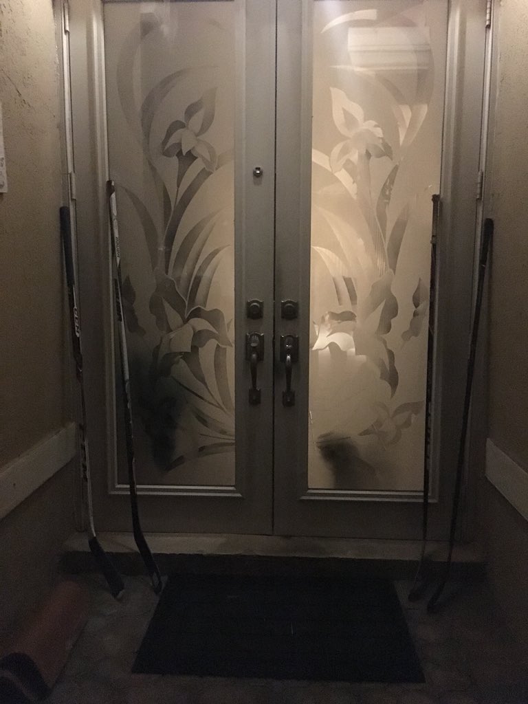 kdp569's tweet photo. Leave them on the porch, the boys might need them!!
#PrayersForHumboldt
#Humboldtstrong💚 https://t.co/eV3Mb4zfcT